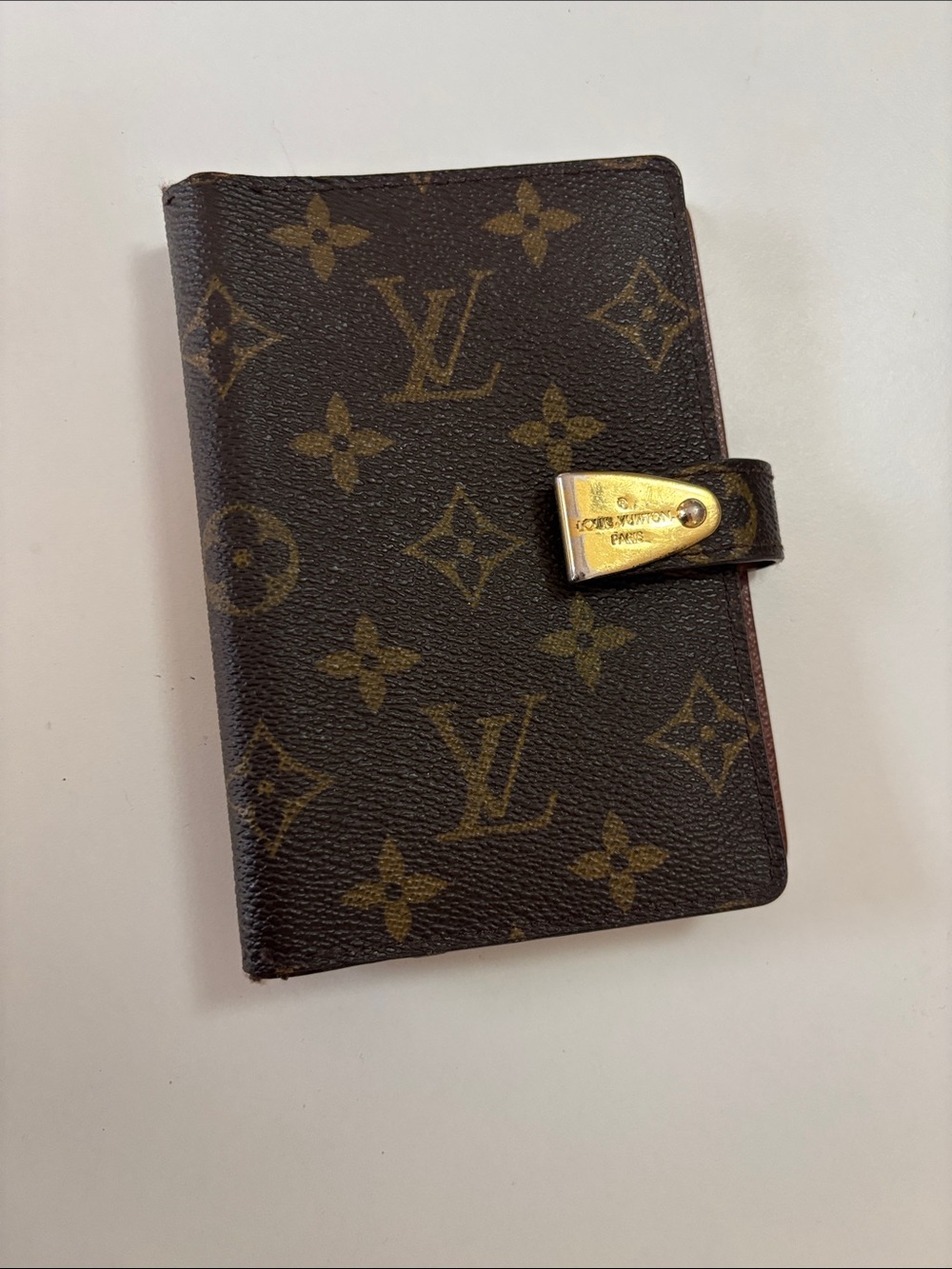 Louis Vuitton Agenda
Partenaire Cover Monogram
Canvas Brown